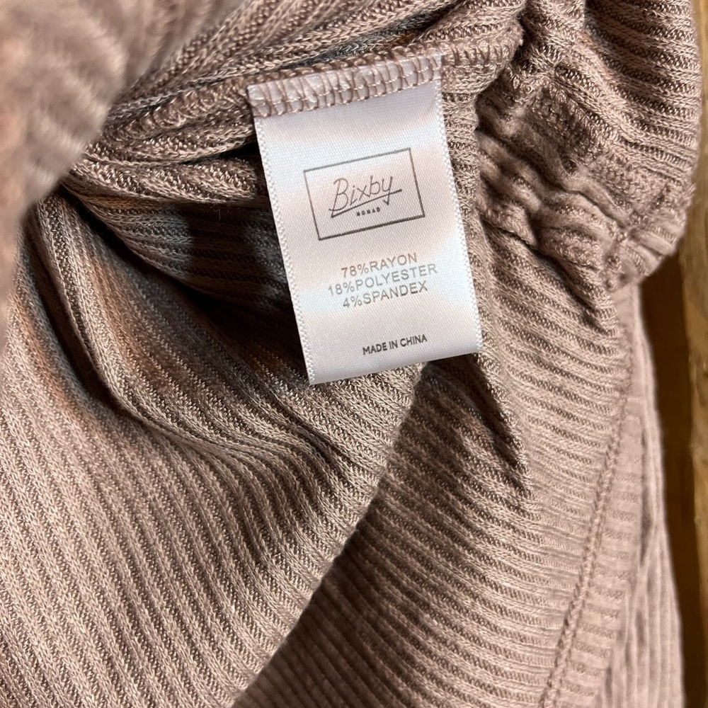 Bixby Nomad Side Ruched Brushed Ribbed Top 🫶 - Picture 5 of 7
